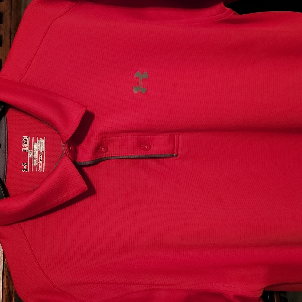 Under Armour short sleeve collared heatgear shirt